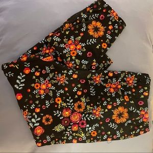 Agnes & Dora large leggings black with multicolored floral print- new w/out tag